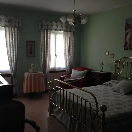 Al Balcone Fiorito Nocleg ze śniadaniem Treiso